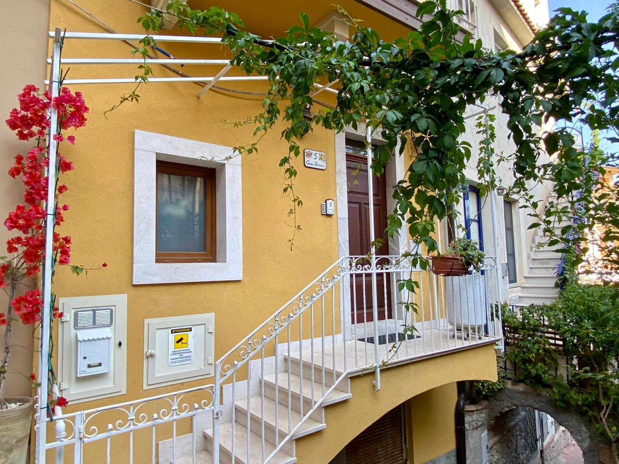 Hotel Casa Ferrara Taormina Exterior foto